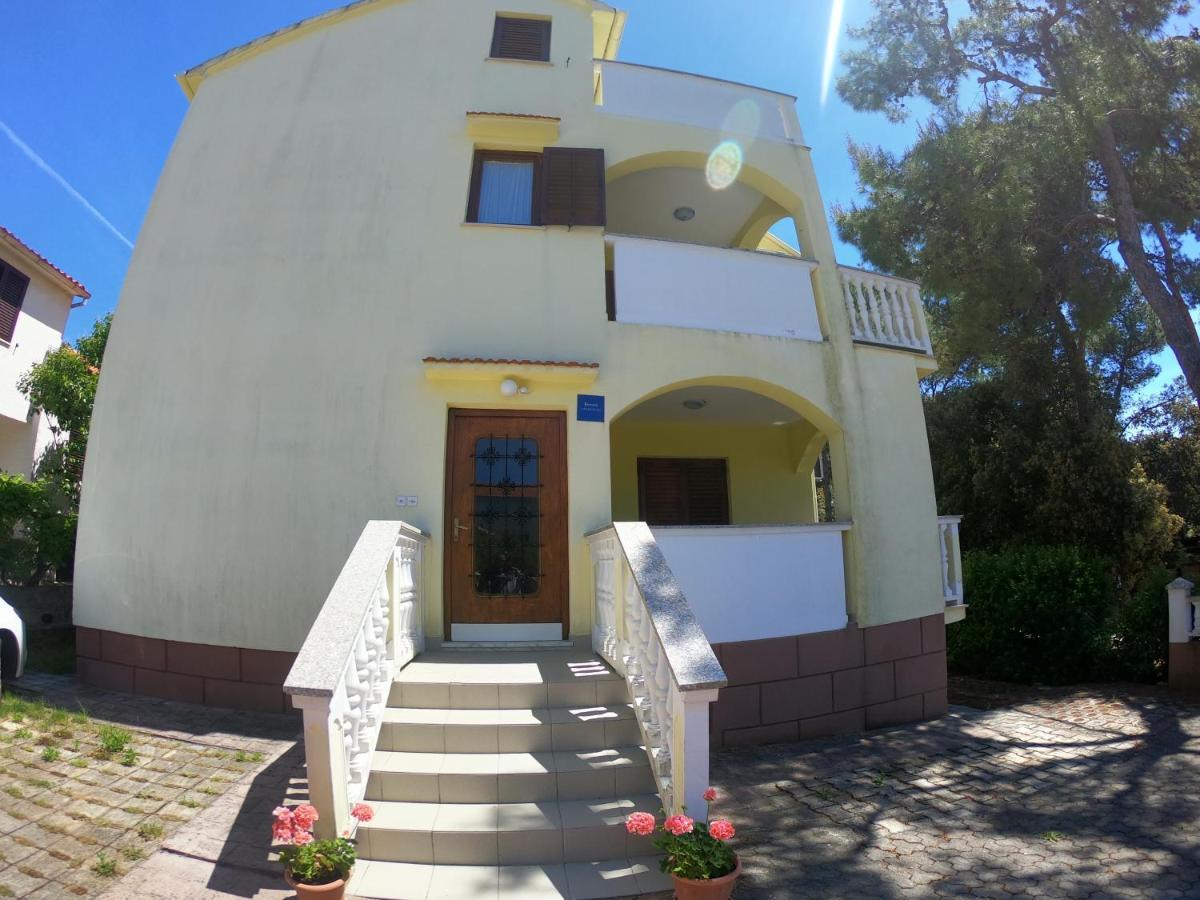 Apartments Stanko Petrcane Bagian luar foto