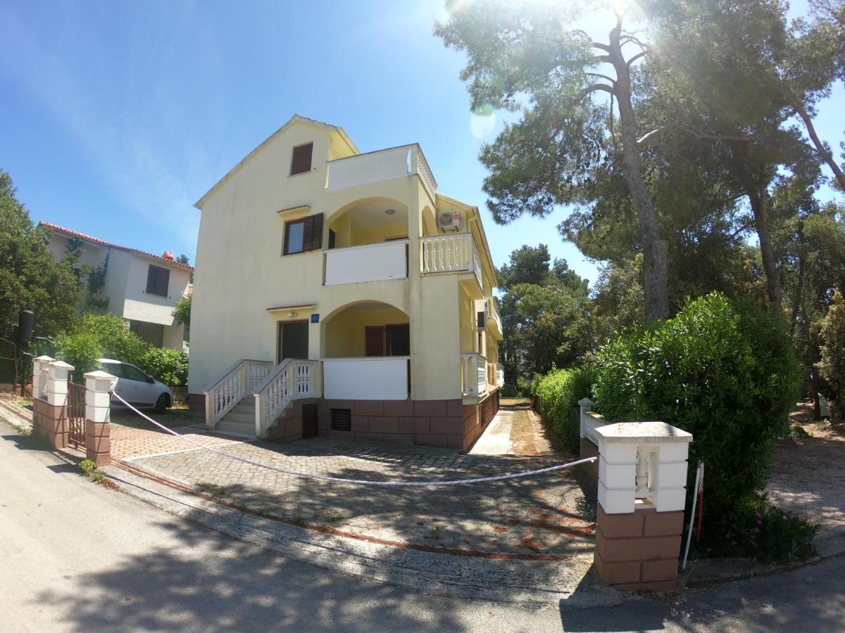 Apartments Stanko Petrcane Bagian luar foto