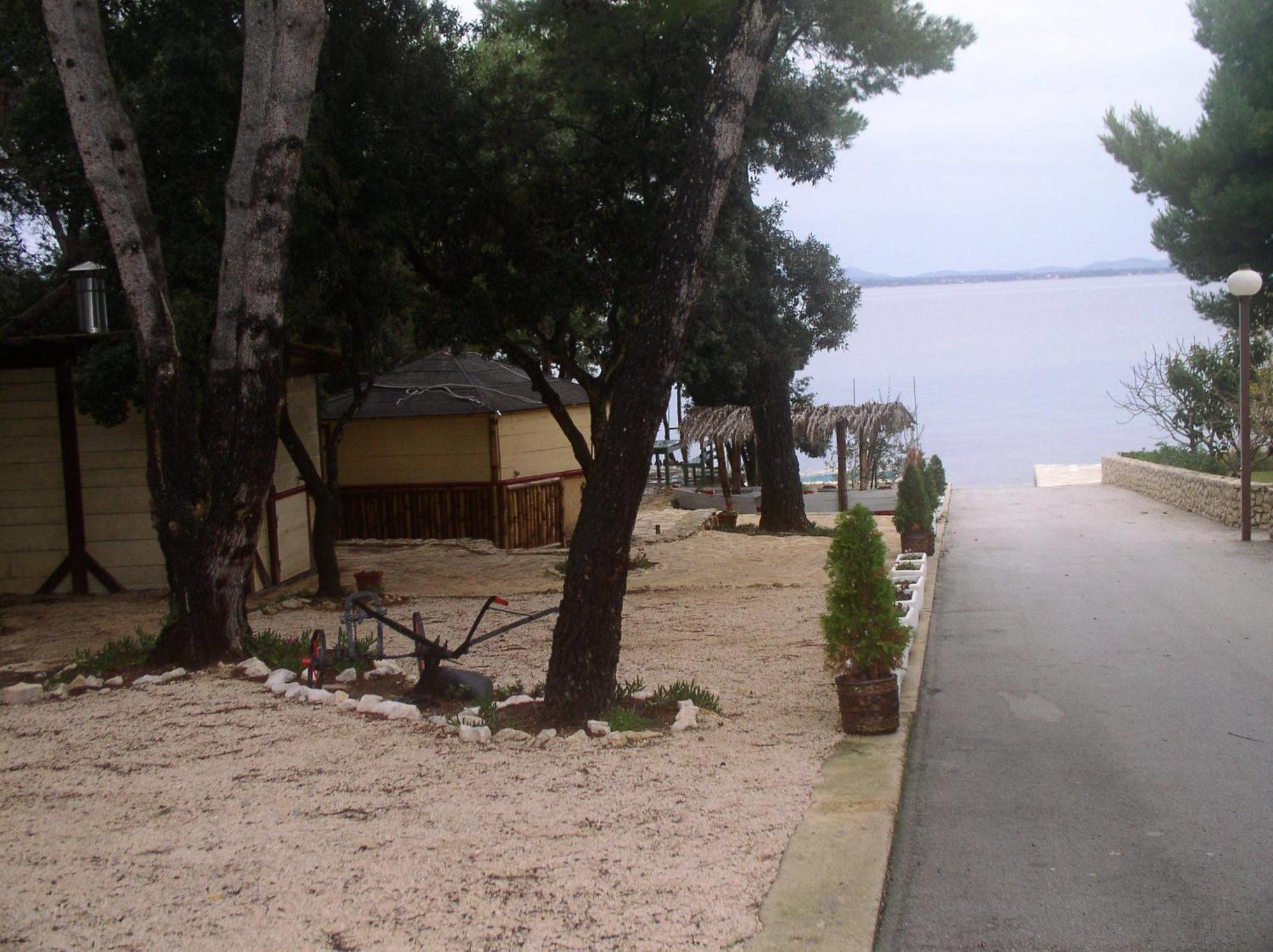 Apartments Stanko Petrcane Bagian luar foto